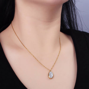 Halo Pearl Bezel Necklace