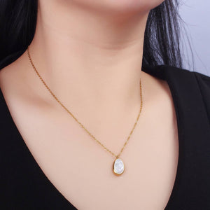 Halo Pearl Bezel Necklace